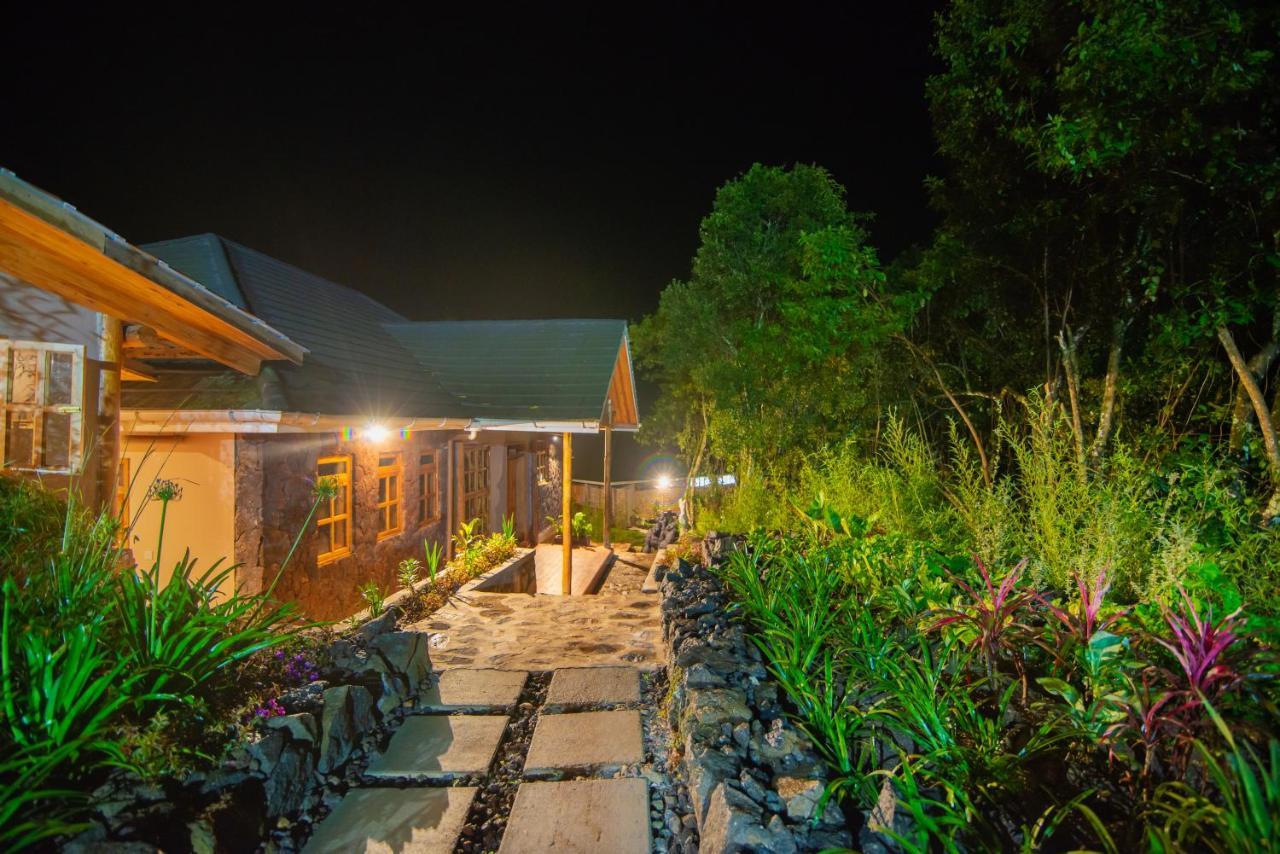 Gorilla Leisure Lodge Kisoro Exteriör bild