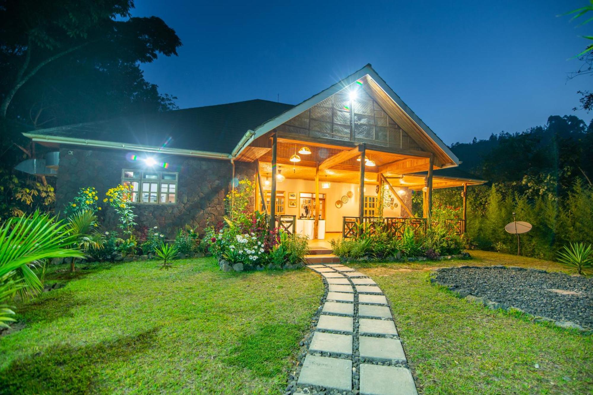 Gorilla Leisure Lodge Kisoro Exteriör bild